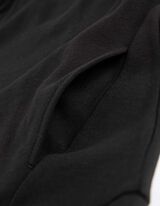 Pulover s kapuco - Kapuca z zatezno vrvico - crna