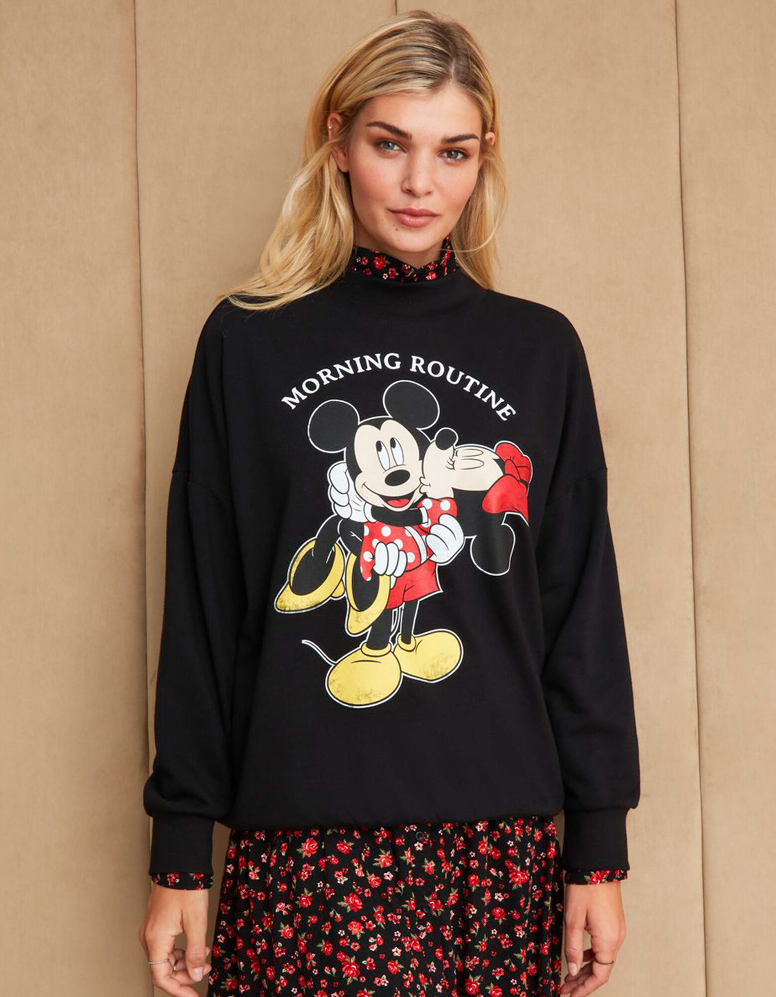 Damen Sweatshirt mit Mickey Mouse Print Takko Fashion Damen Sweatshirt mit Mickey Mouse Print Takko Fashion