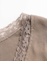 Tričko s dlouhým rukávem - Krajková aplikace - svetle hneda