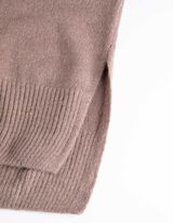 K&ouml;t&ouml;tt ruha - Finomk&ouml;t&ouml;tt - barna