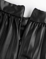 Fustă plisată - Efect de piele - Negru