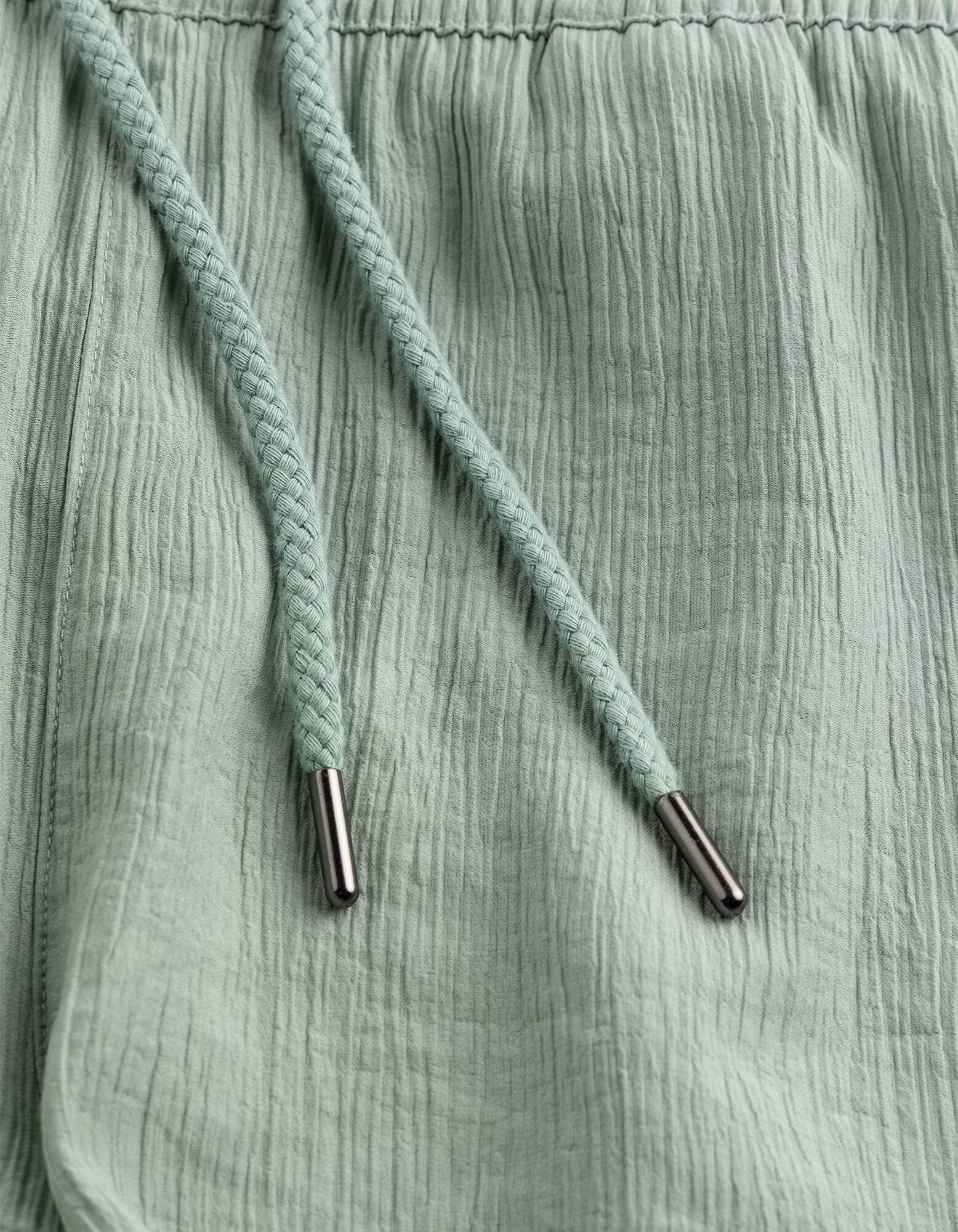 Shorts - Elastischer Bund - Gr&uuml;n