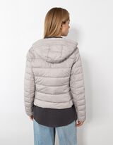 Steppelt dzseki - V&iacute;zlepergető - b&eacute;zs