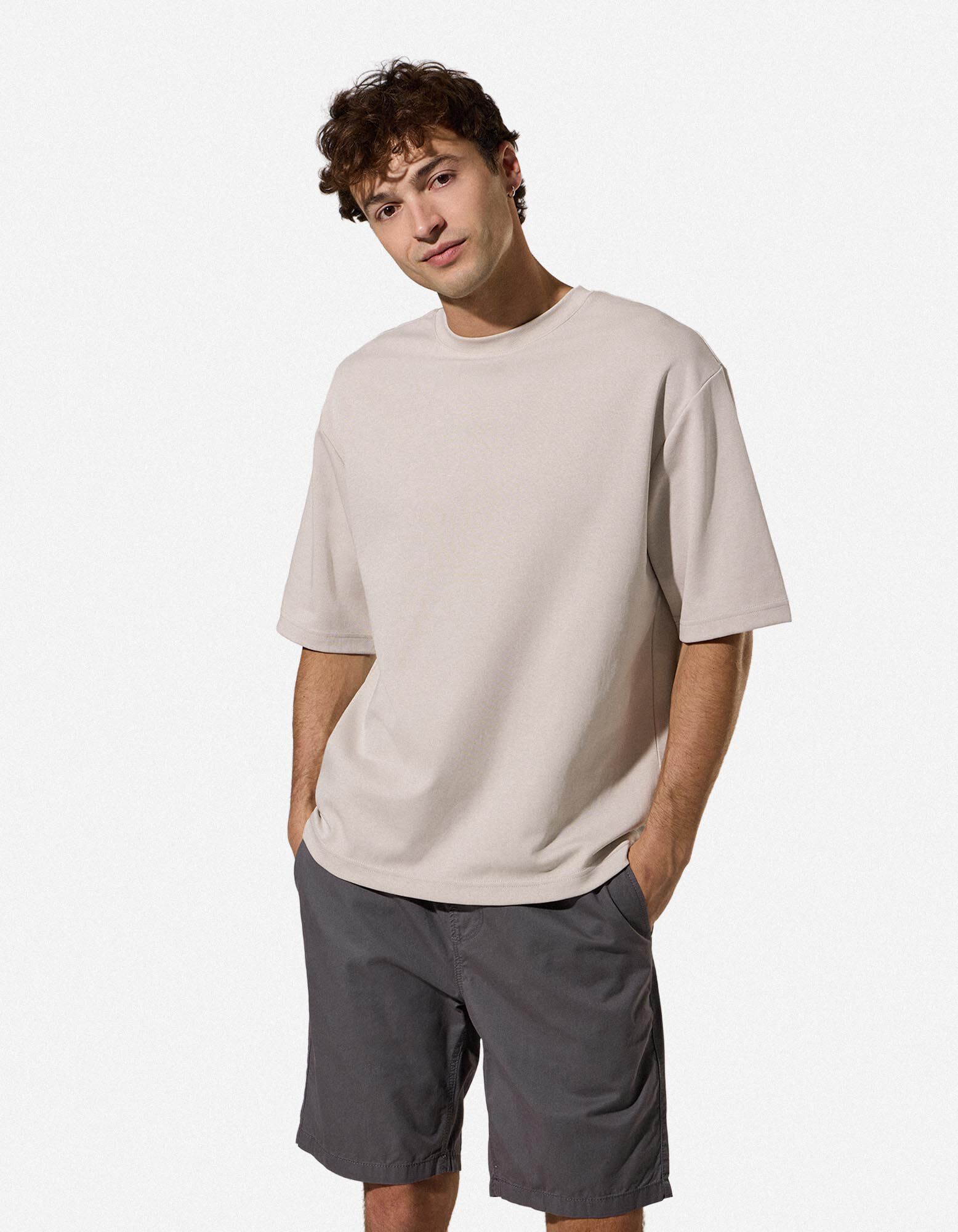 T-Shirt - Oversized Fit - Beige