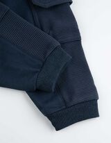 Nohavice teplákového strihu - Našité vrecká - tmavomodra