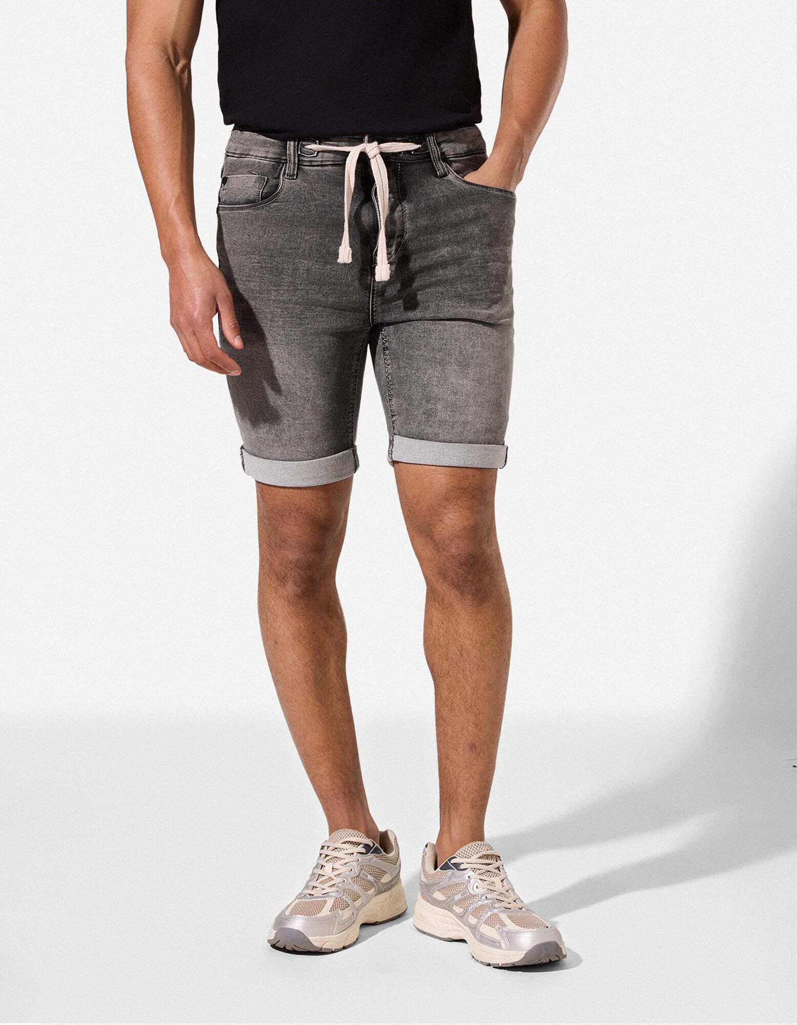 Short - D&eacute;tail nou&eacute; - Gris