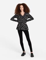 bluzka koszulowa - dekolt w serek - czarny