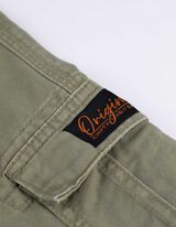 Bermuda-stiilis p&uuml;ksid  - &uuml;hev&auml;rviline - roheline