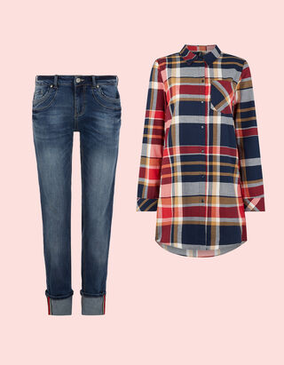 Stylisch mit Karobluse