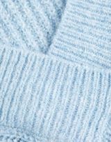 sweter - dekolt w serek - jasny niebieski