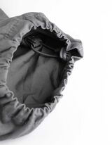 Na&scaron;iveni džepovi - sivo