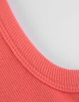 Topp - soonikuline struktuur - helepunane