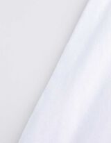 T-s&auml;rk - lisatud tikand - valge