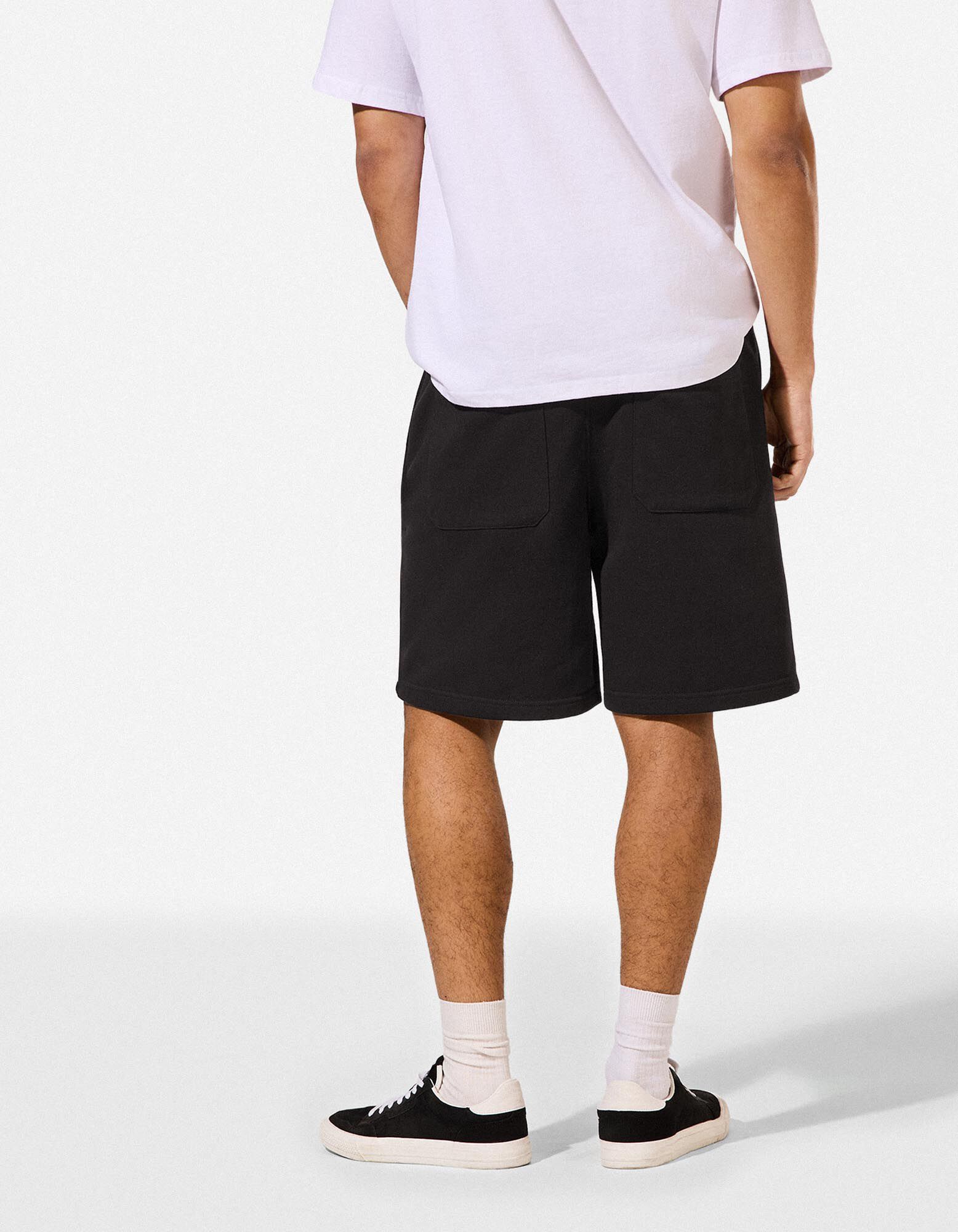 Short - Jambe large - Noir