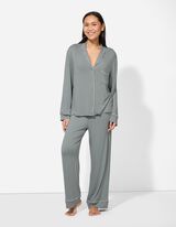 Dvodelna pižama sestavljena iz majice in hlač - Viskoza - turkizna