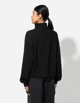 Troyer-kaelusega džemper - must