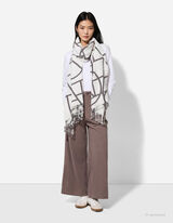 szal - nadruk na całej powierzchni - bialy