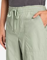 Pantaloni capri - verde chiaro