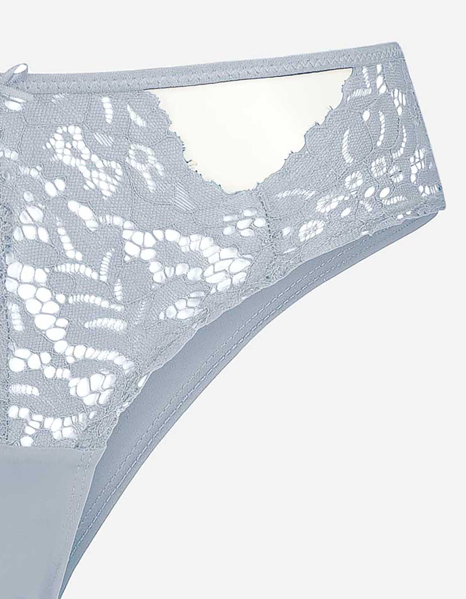 Brazilian - Met kant - lichtblauw