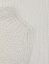 Pleteni pulover - V-izrez - bela