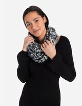 szal pętla - wzór w kwiaty - jasny zielony