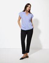 Palaidinė - V formos i&scaron;kirptė - sviesiai melynas