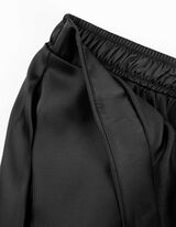 Sukňa áčkového strihu - Satén - cierna