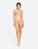 Bikinials&oacute; - Struktur&aacute;lt anyag - b&eacute;zs