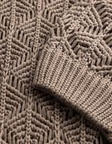 Pulovr - K&aacute;rovan&yacute; vzor - svetle hneda