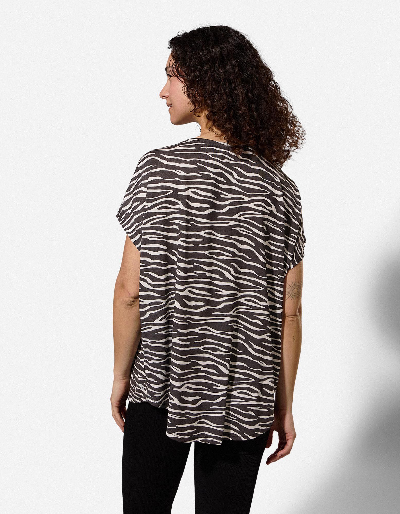 T-shirt - Zebrapatroon - Zwart