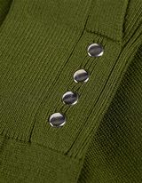Strickpullover - Zierknöpfe - grün