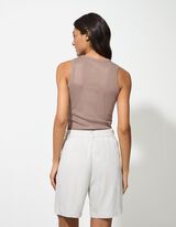 Ujjatlan felső - Csill&aacute;mos nyomott minta - b&eacute;zs