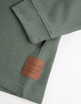 Hossz&uacute; ujj&uacute; felső - Lezser fazon - s&ouml;t&eacute;tz&ouml;ld