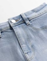 Kalhoty capri - Velmi přil&eacute;hav&yacute; střih Skinny Fit - svetle  modra