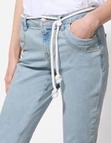 Kapri pantalone - Pertlanje - svetlo-plava