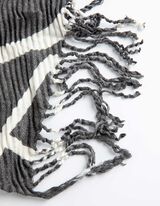 Sjaal - Franjes aan de zomen - zwart