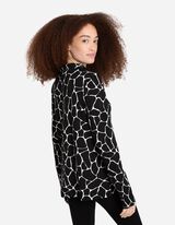 bluzka koszulowa - dekolt w serek - czarny