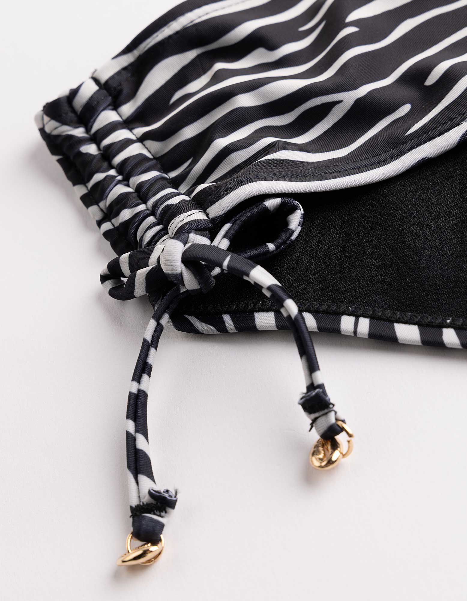 Short de bain - motif z&egrave;bre - noir