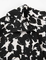 wz&oacute;r na całej powierzchni - czarny