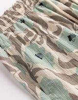 Shorts - Florales Muster - gr&uuml;n