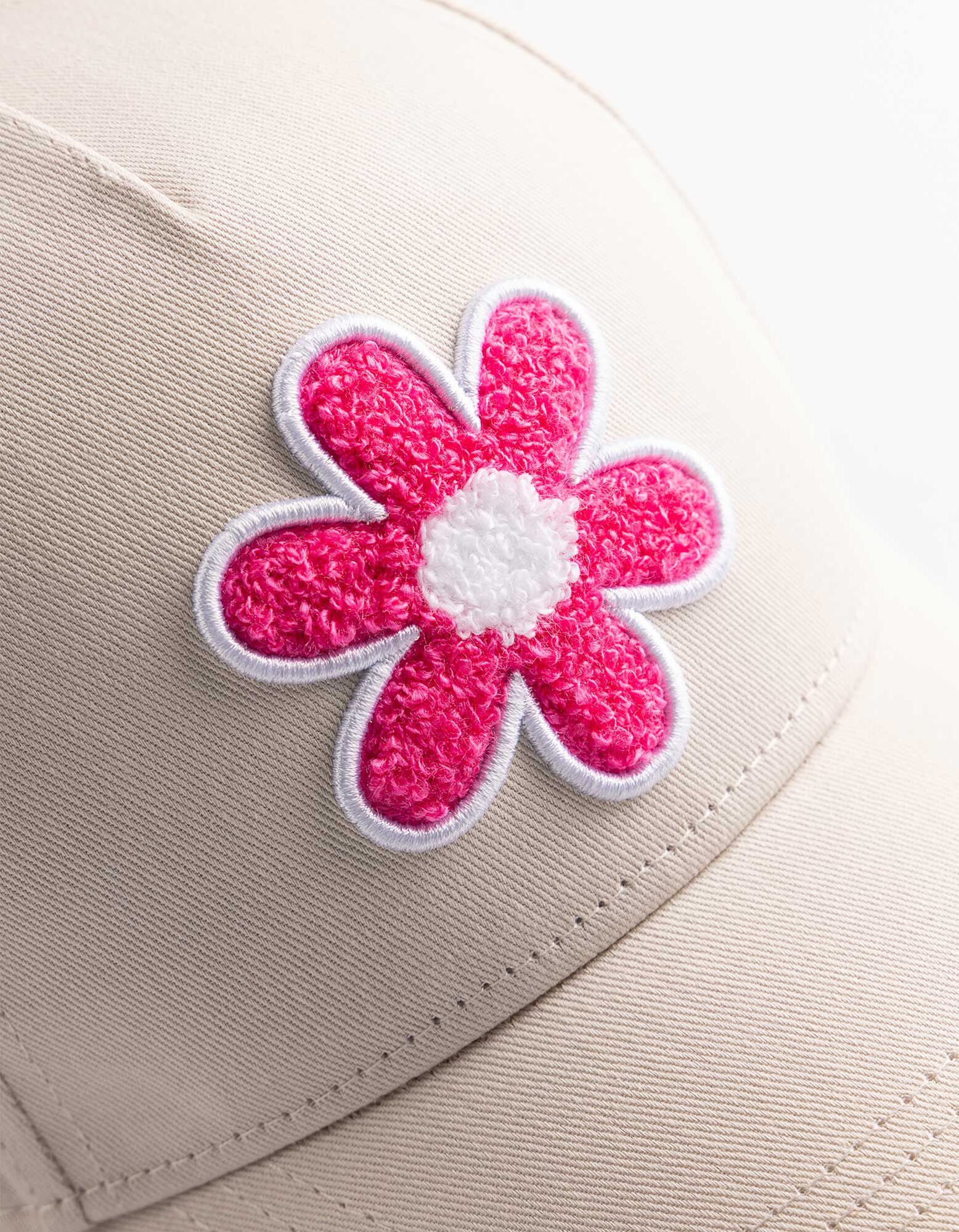 Casquette - Applique en tissu &eacute;ponge - Beige
