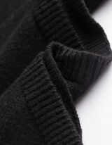 Džemper - V-izrez - crno