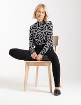 Pikkade varrukatega s&auml;rk - LENZING&trade; ECOVERO&trade; - must