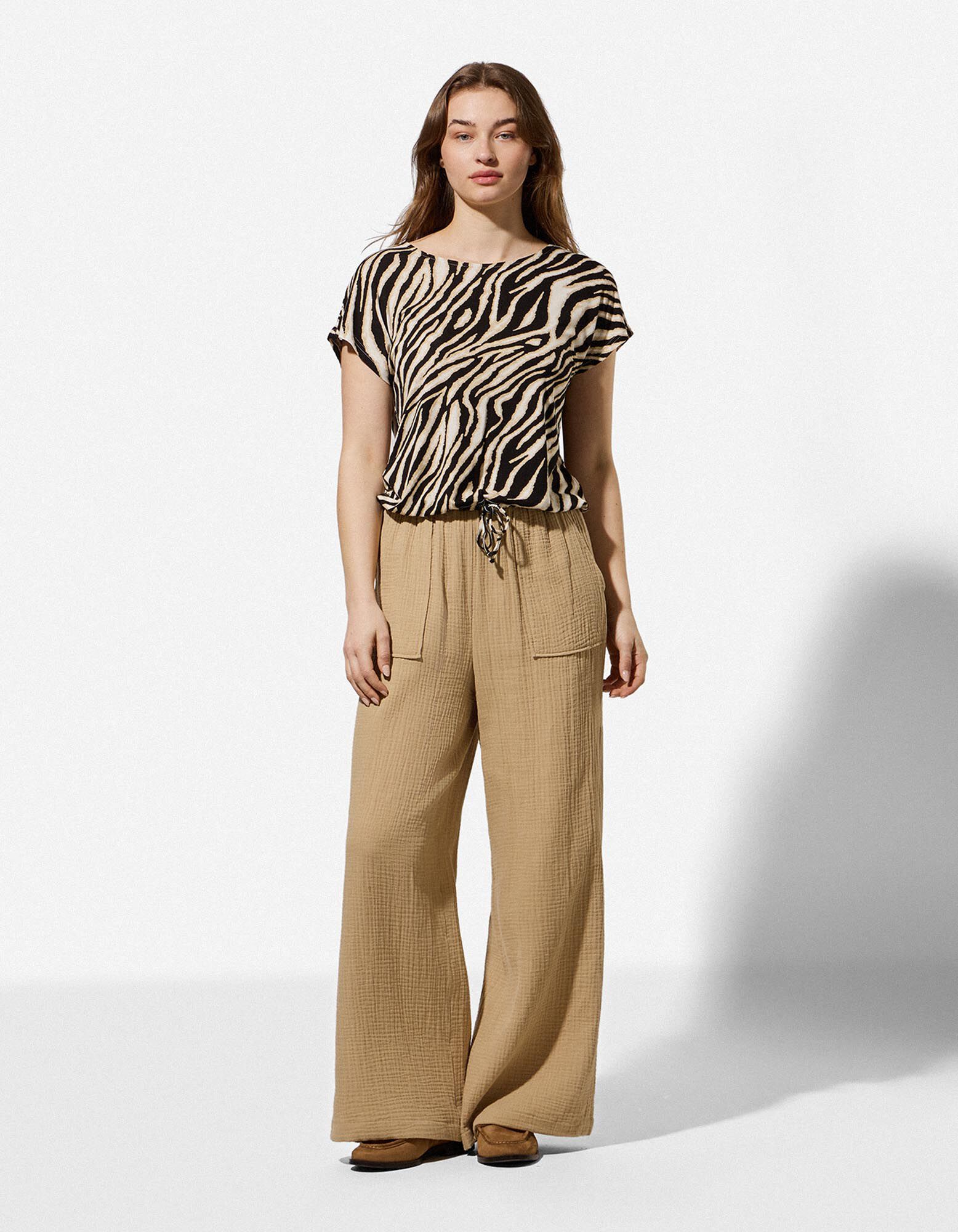 T-shirt - Fantasia floreale - beige