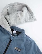 Dzseki - V&iacute;zlepergető - t&uuml;rkiz