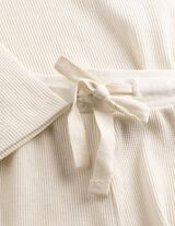 Pyjama Set aus Shirt und Shorts - Waffelstruktur - wei&szlig;