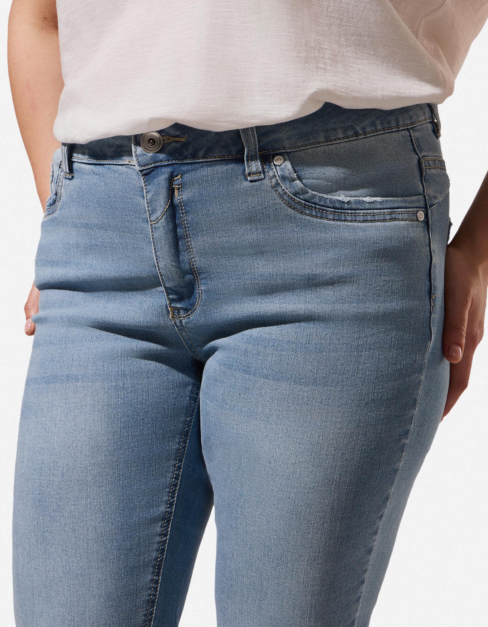 Jeans - Wascheffekte - hellblau