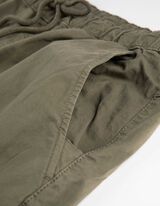 spodnie bojówki - troczek na dole - ciemny zielony