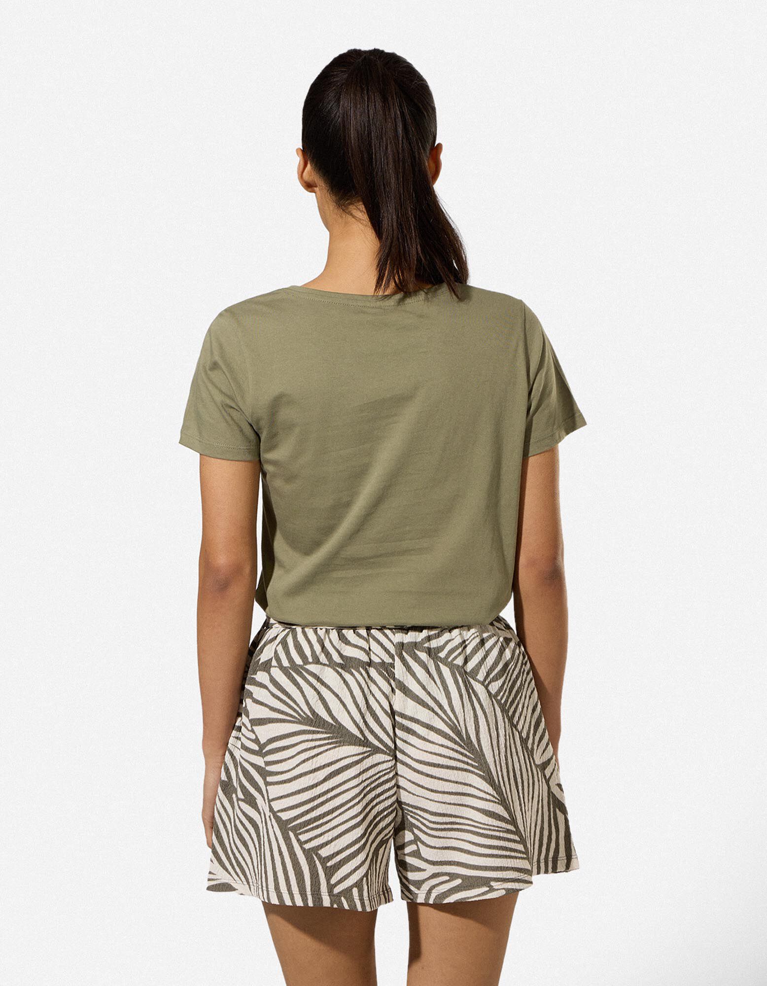 T-shirt - Borduursels - Lichtgroen