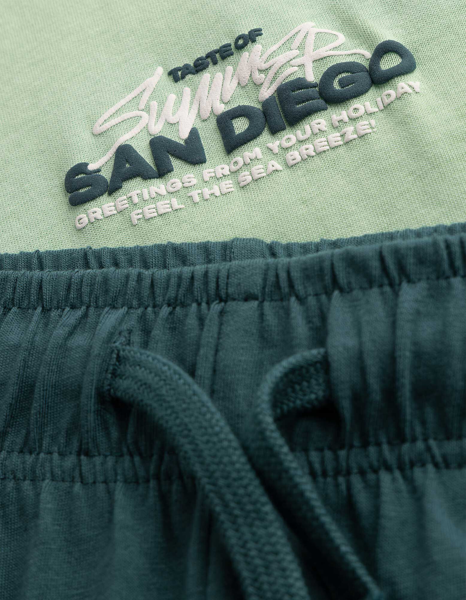 Souprava  tričko a kalhoty - Spadl&aacute; ramena - Světle zelen&aacute;